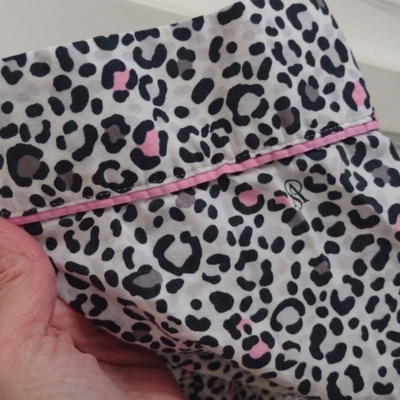 Victoria's Secret Pajama Top size Medium Animal print - Picture 7 of 8